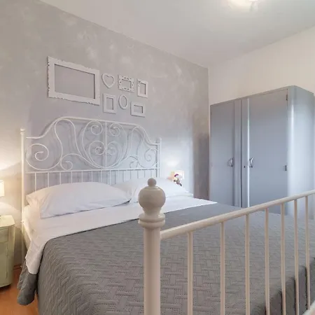 Apartment Mediterranean House By The