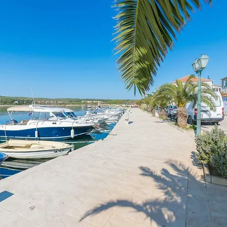 公寓 Mediterranean House By The